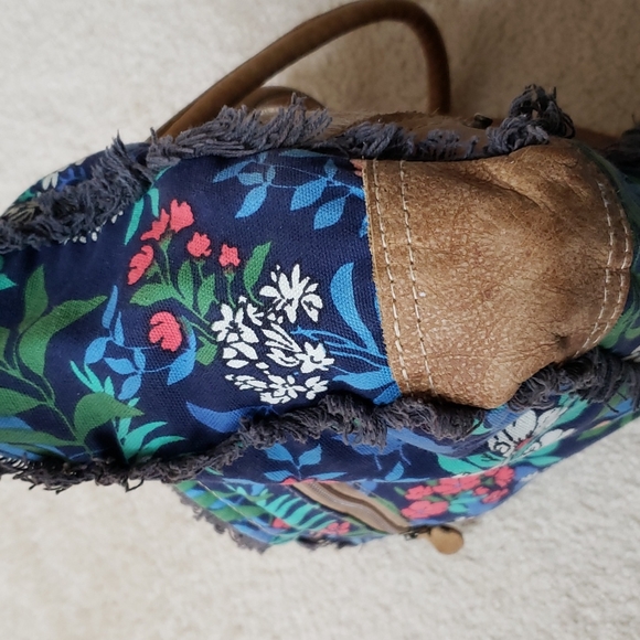 Myra NWT Floral Canvas & Leather HairOn Bag - Picture 9 of 12
